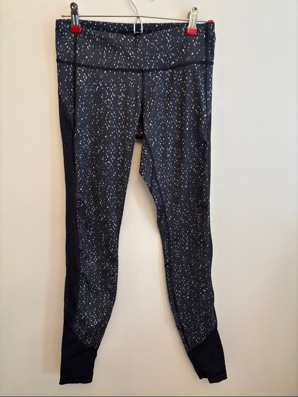 Lululemon Drop It Like It’s Hot Tight Butterfly Texture Black White Leggings Sz6